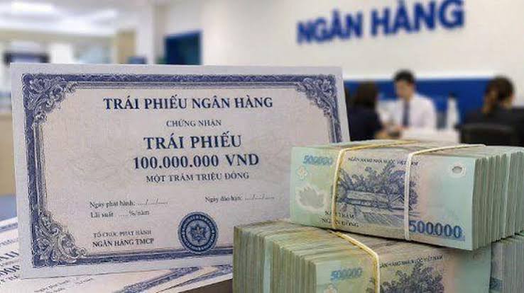 Ngân hàng phát hành 156.000 tỷ đồng trái phiếu trong 7 tháng, mặt bằng lãi suất tăng mạnh